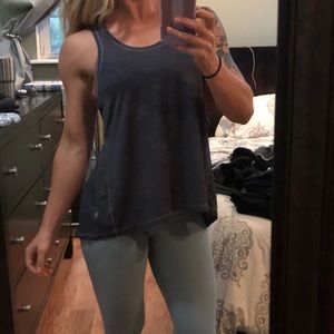 Lululemon top with open back